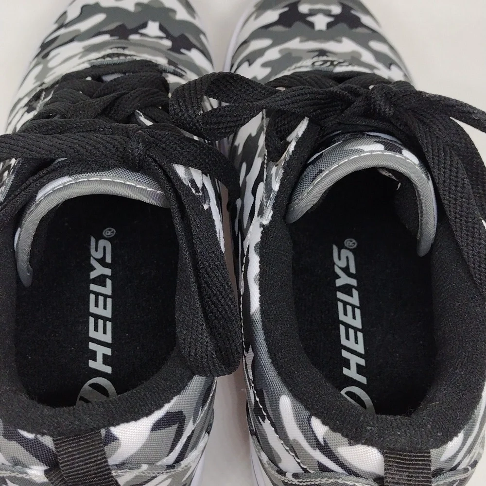 Heelys Black White‎ and Gray Camo Print Youth Size 6